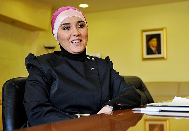 Avrupa'nın ilk başörtülü başkanı Bosna'dan