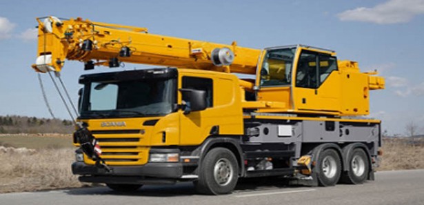 Vinçle tavan arasında sıkışan işçi öldü