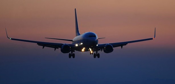 Malezya Havayolarının yolcu uçağı kayboldu