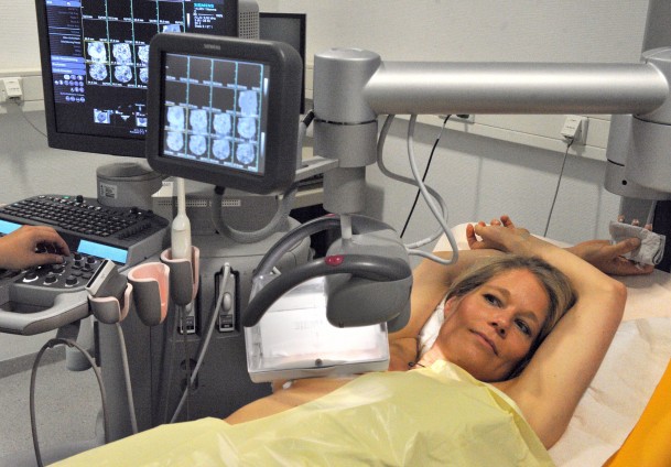 Meme kanserinde tarama erkene çekildi