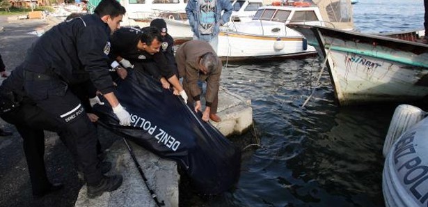 Fatih'te denizde 2 ceset bulundu