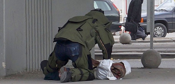 Tunceli'de şüpheli çanta paniği