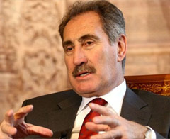 Bakan Günay'a yumurtalı protesto