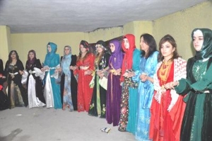 Aşiret düğününde bir ilk