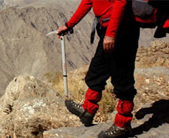 Dağda mahsur kalan iki genç kurtarıldı