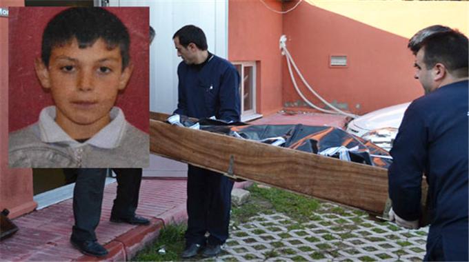 Traktörün altında kaldı