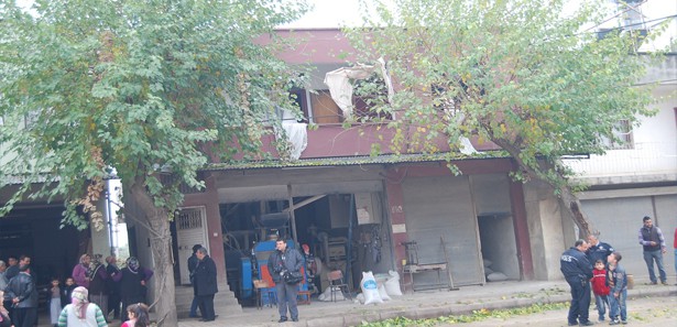 Tüpgaz patlaması : 1'i ağır 2 yaralı