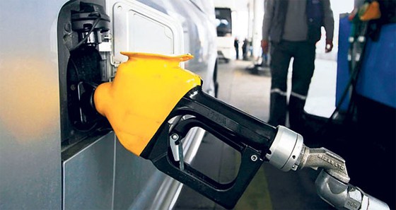 Benzinden kaçan motorine koştu!
