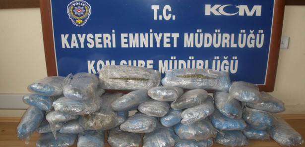 Polisten kaçakçılara büyük darbe