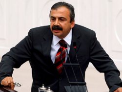 BDP'li Önder ile Bakan Şahin arasında gerginlik