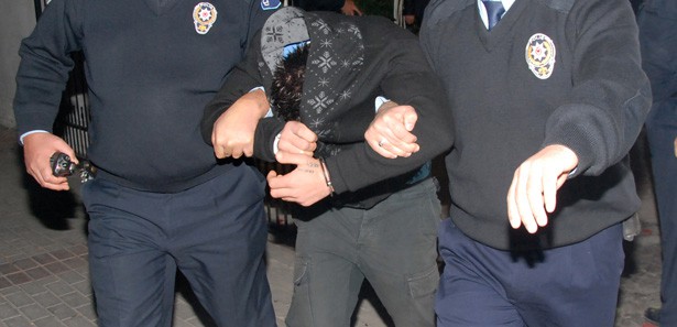 Erzin'de bir öğretmen tutuklandı