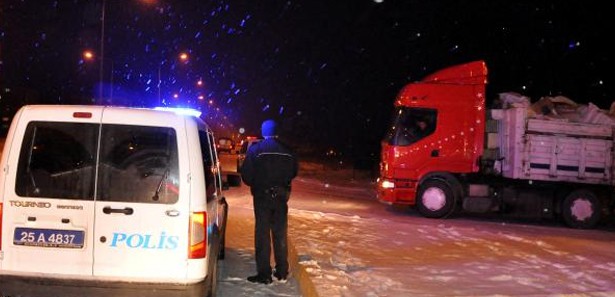 Sigara imhasına giden Jandarmaya polis baskını