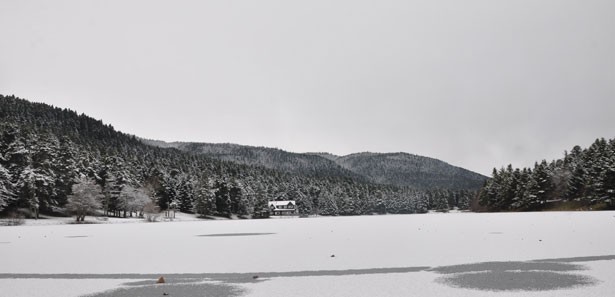 Gölcük dondu, manzarası ısıttı