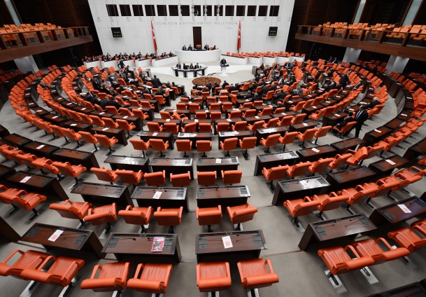 3 bakanlığın bütçesi kabul edildi
