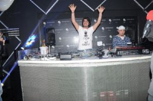 İdo çaldı annesi oynadı