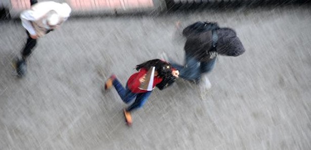 Öğrencilerin yağmur çilesi