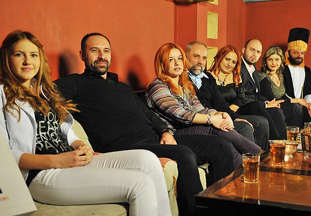 Benzerleri aranıyor