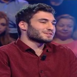 İlk soruda elenince rezil oldu