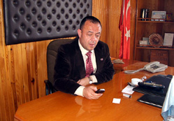 Yaman, uyarılarını SMS' le yapıyor
