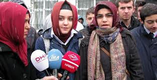 'İmam ya da ev hanımı olursunuz' eylemi