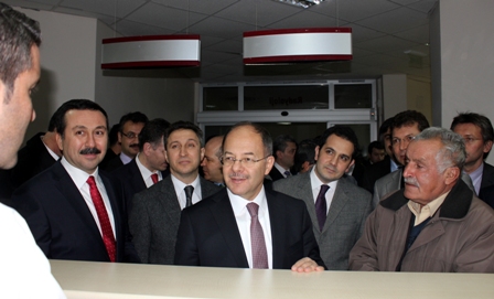 Sağlık Bakanı Akdağ, Selçuk Tıp’ı ziyaret etti