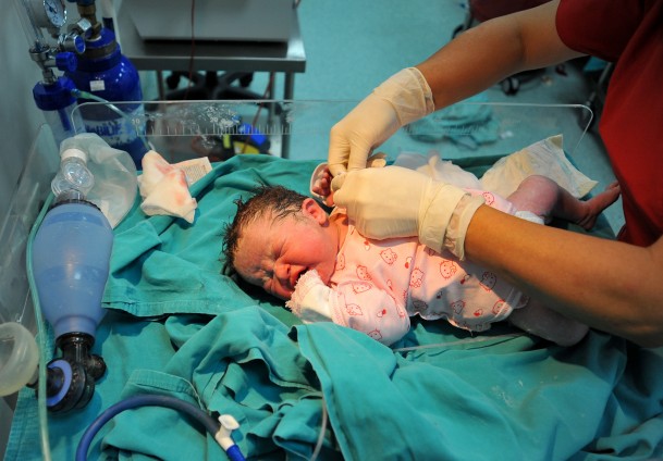 40 bin doğumdan biri tüp bebek