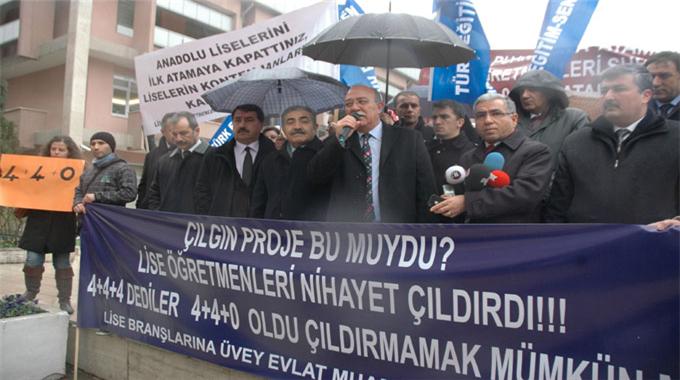 Milli Eğitim Bakanlığı önünde eylem