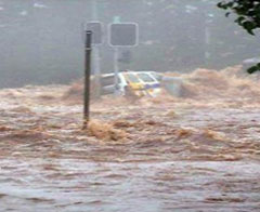 Sel ve toprak kayması: 16 ölü