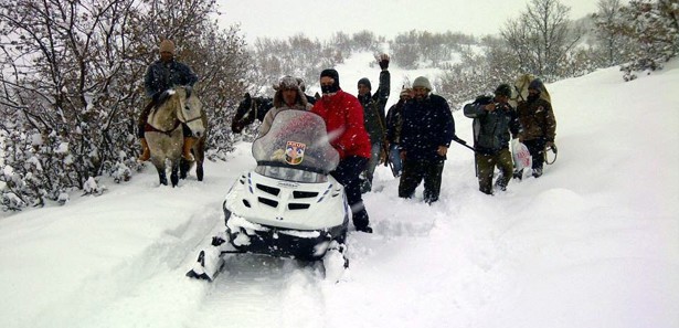 Bingöl'de kar motoruyla kurtarma operasyonu
