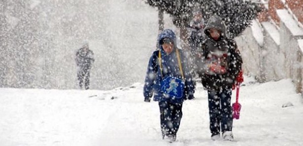 İki ilde eğitime kar engeli