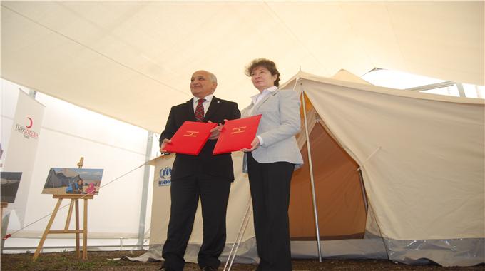 Türk Kızılayı ve UNHCR'den protokol