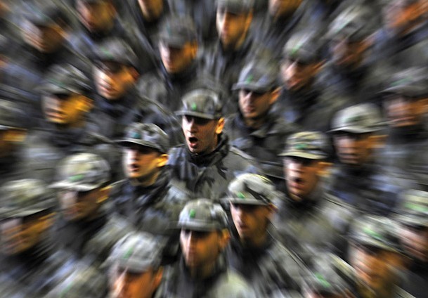 Erbaş ve erler uçakla taşınacak