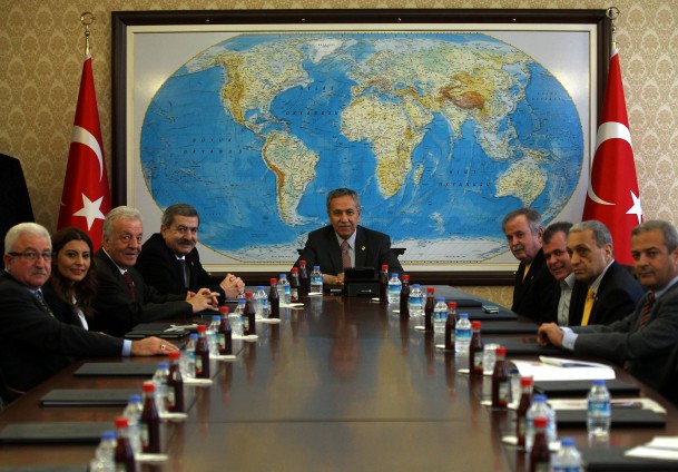 Gazeteciler Arınç'tan "yıpranma" istedi