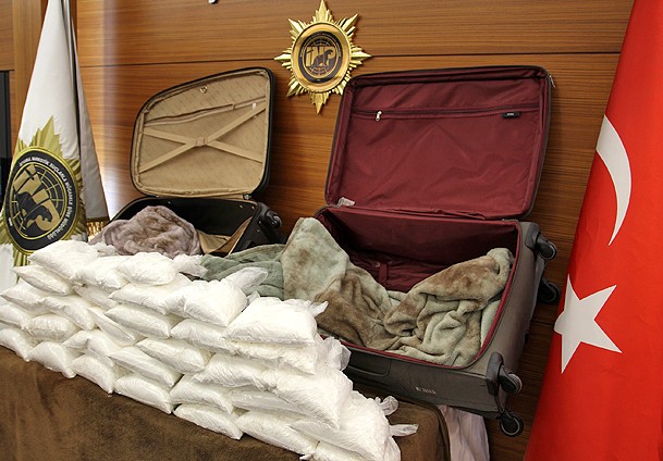 Havaalanında kokain operasyonu