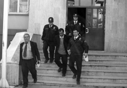 Sabıkalı hırsızlar yakayı eleverdi