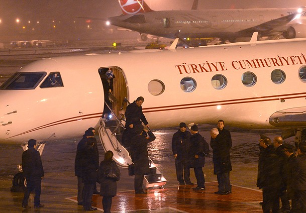 Dört ay sonra uçağa bindi