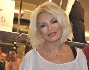 Bambaşka bir Ajda Pekkan