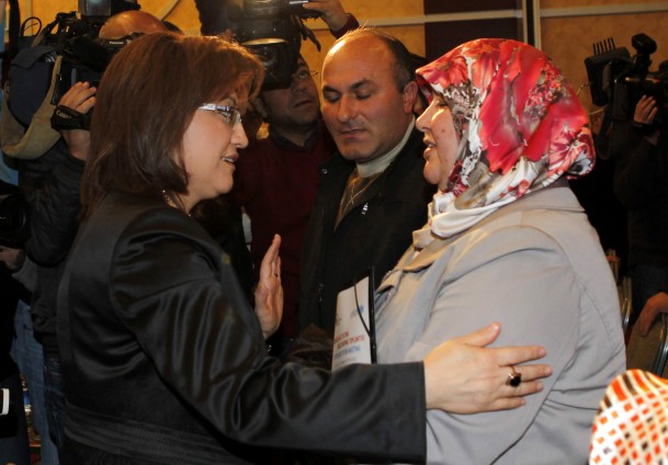 Eşlerden birine sigorta olanağı