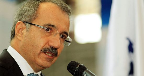 Öğretmenler okullara başörtülü girebilir