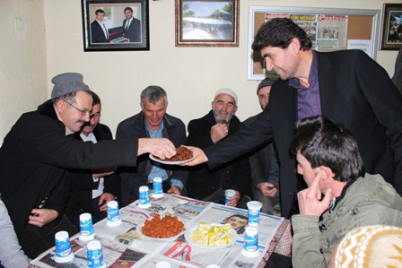 Çiğ köfte eşliğinde 21 Aralık'la dalga geçtiler