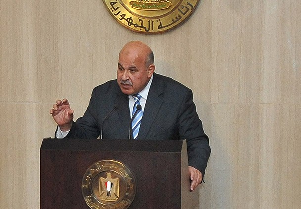 Mursi'nin yardımcısı istifa etti