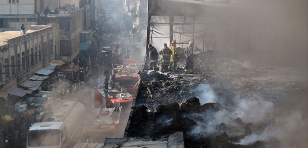 Afganistan'da 500 mağaza kül oldu!