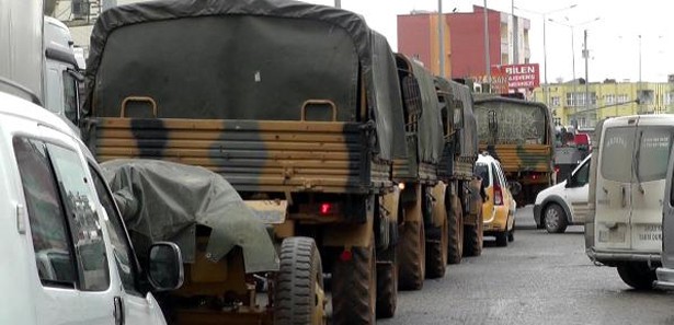 Irak sınırına top ve mühimmat sevkiyatı