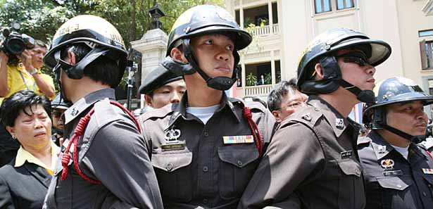 Hindistan'da 'otobüste tecavüz' protestosu