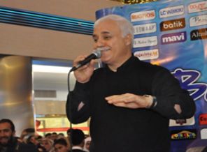 İnsanlık perdeyi sıyırdı, Peygamberiyle kucaklaşıyor