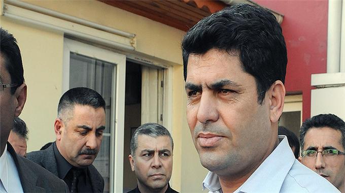 11 yaşındaki öğrenci, müdürü bıçakladı