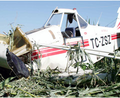 Antalya'da uçak düştü: 2 ölü