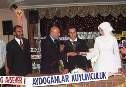 Akyurt ailesinin mutlu günü