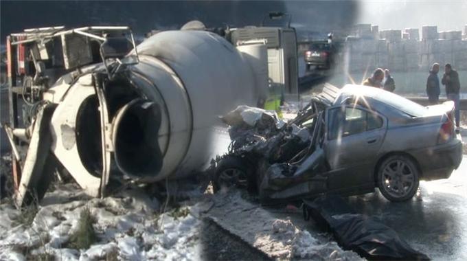 Beton mikseri otomobili biçti