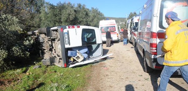 Engelli servis aracı kaza yaptı: 8 yaralı